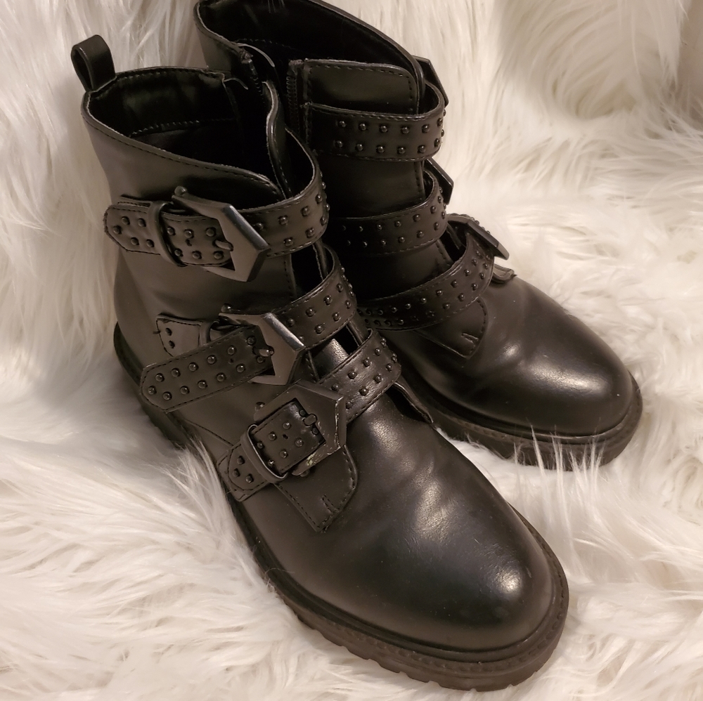 Women's Size 6 Calypso buckle boots